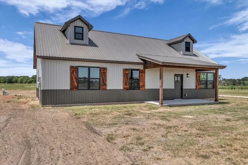 132 S Baese Rd