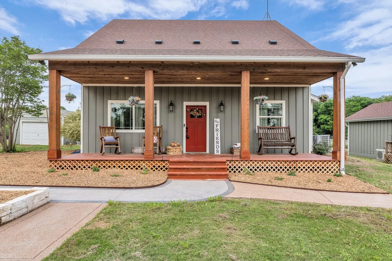 348 Barker Ln