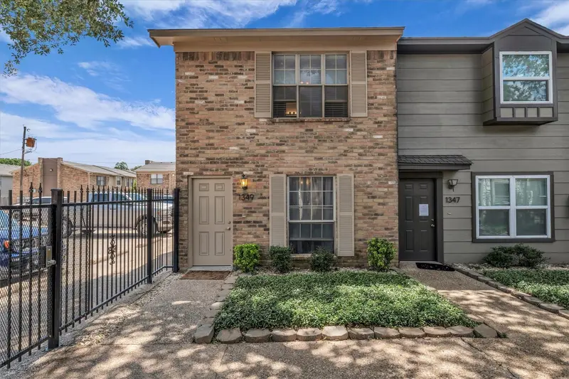 1349 S 11th St, Waco, TX