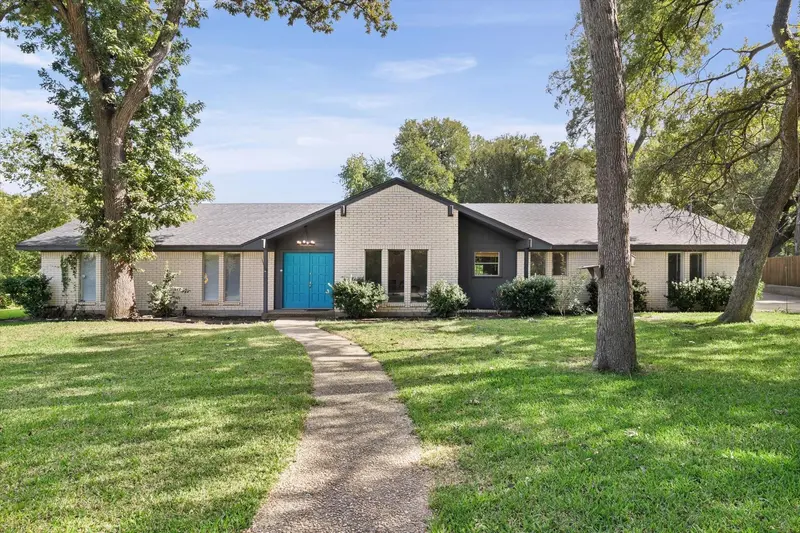 1013 Fairway Rd, Woodway, TX